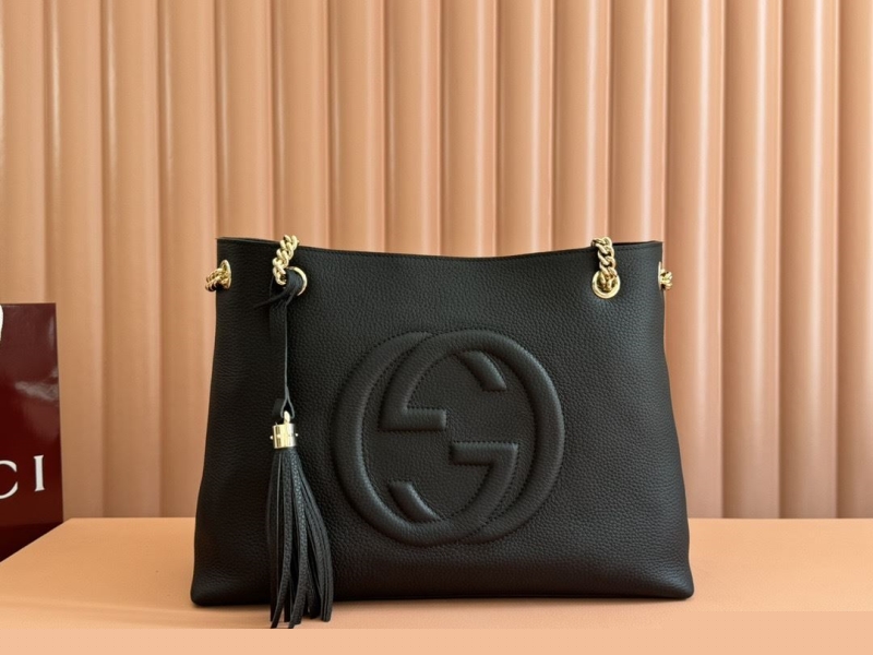 G*u*i shopping bags